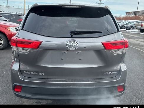 Used 2019 Toyota Highlander XLE image 4