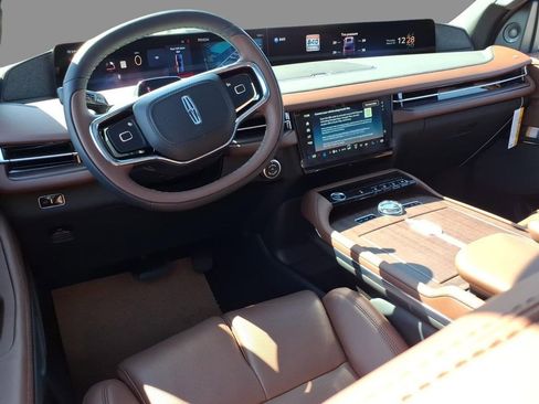 New 2026 Lincoln Navigator Reserve AWD/4WD image 6