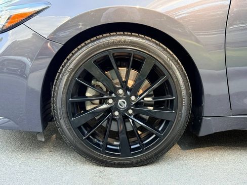 Used 2021 Nissan Maxima Platinum w/ 40th Anniversary Package FWD image 14