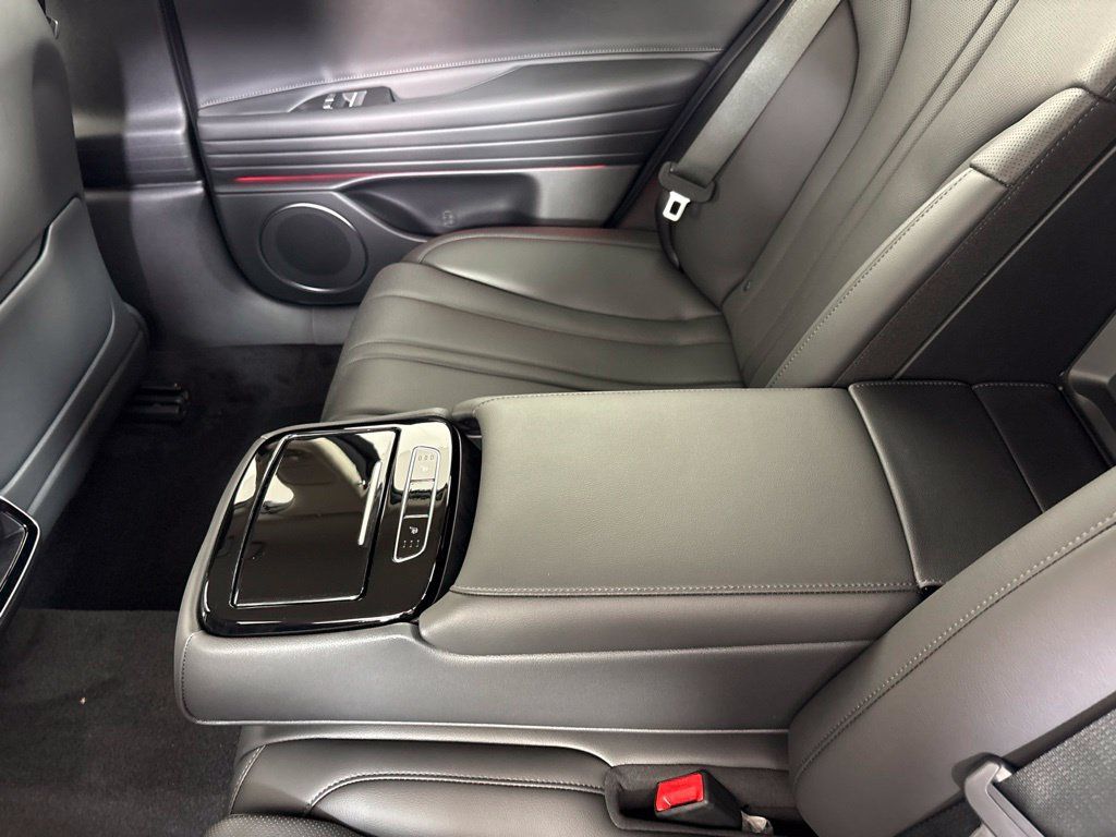 New 2027 Genesis G80 2.5T AWD/4WD image 19