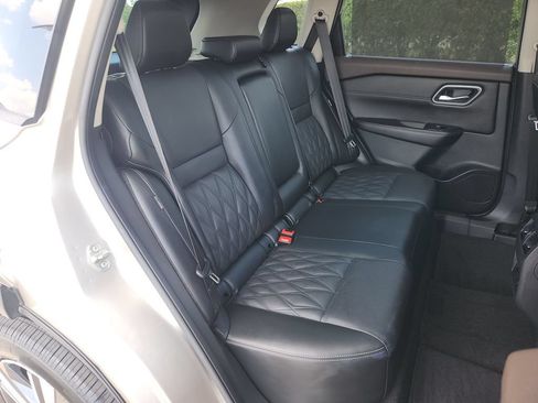 Used 2021 Nissan Rogue Platinum FWD image 15