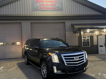 Used 2017 Cadillac Escalade ESV Luxury