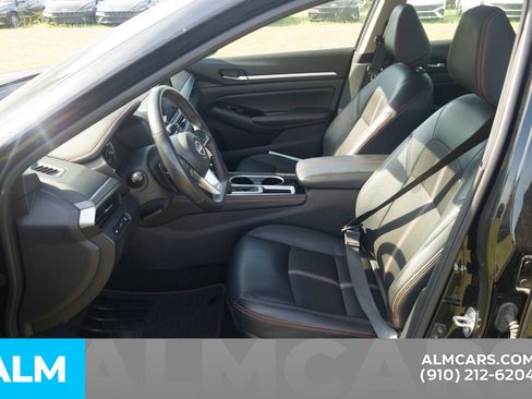 Used 2025 Nissan Altima 2.5 SR FWD image 7