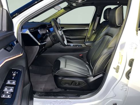 Used 2025 Jeep Wagoneer S Limited image 25