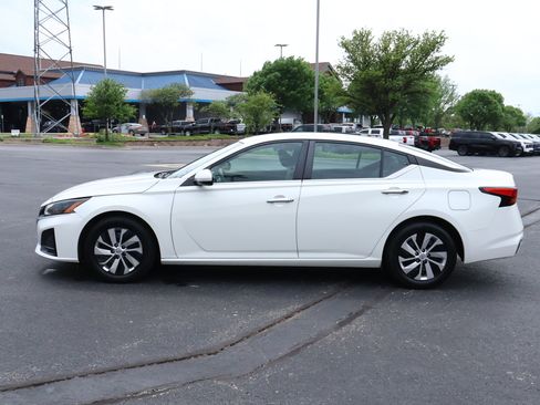 Used 2023 Nissan Altima 2.5 S FWD image 24