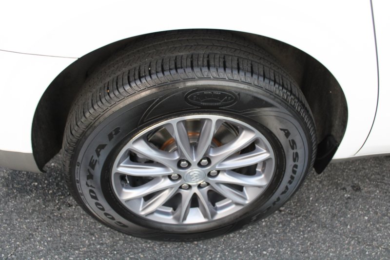 Used 2022 Buick Enclave Essence FWD image 20