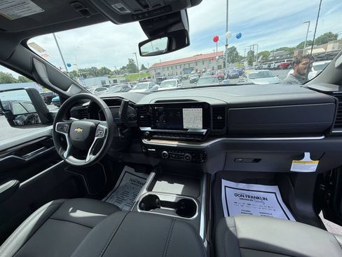 New 2026 Chevrolet Silverado 2500 LT w/ All Star Edition AWD/4WD image 10