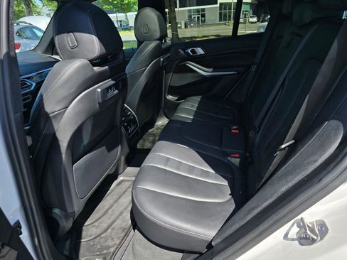 Used 2021 BMW X5 xDrive40i w/ M Sport Package AWD/4WD image 12