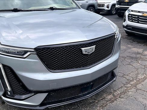 Used 2024 Cadillac XT6 Sport w/ LPO, ONYX Package AWD/4WD image 3