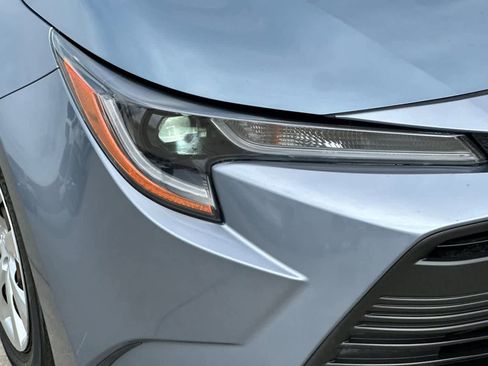 Used 2023 Toyota Corolla LE FWD image 32