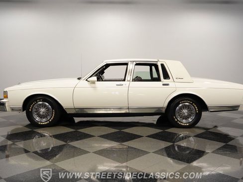 Used 1989 Chevrolet Caprice Classic Brougham image 2