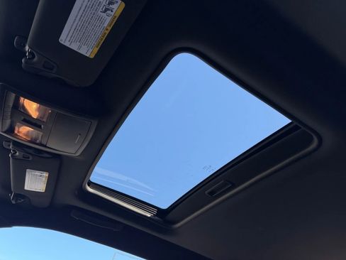 Used 2010 Dodge Challenger SRT8 w/ Special Edition Group image 13