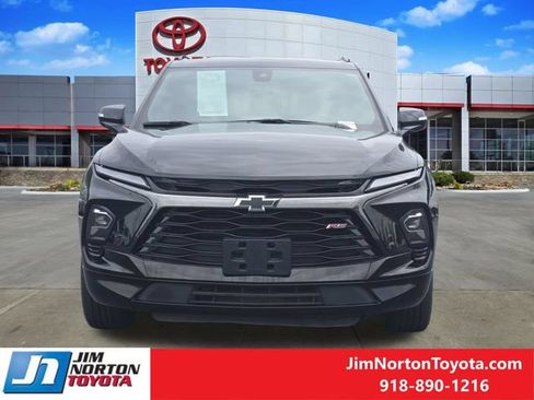 Used 2025 Chevrolet Blazer RS FWD image 2