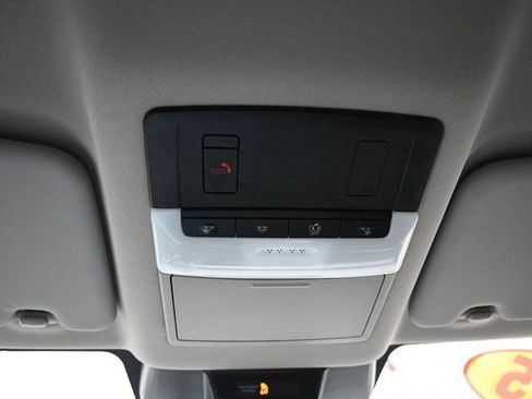 Used 2025 Nissan Rogue SV AWD/4WD image 32