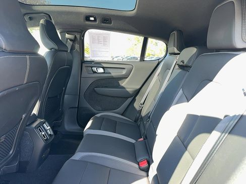 Certified 2023 Volvo C40 Recharge Core w/ Protection Package Premier image 13