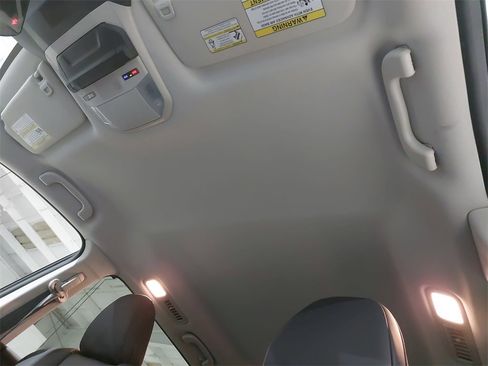 Used 2023 Subaru Ascent Limited image 31