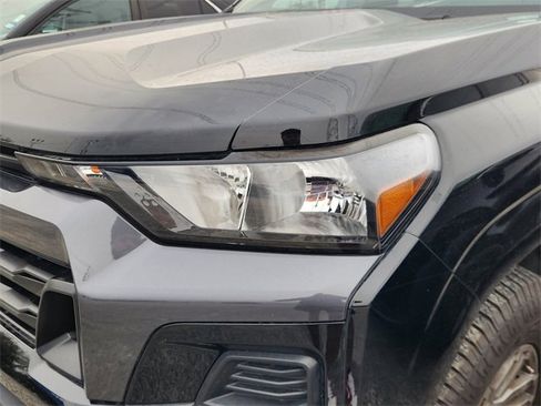 Used 2024 Chevrolet Colorado LT w/ LT Convenience Package II image 7