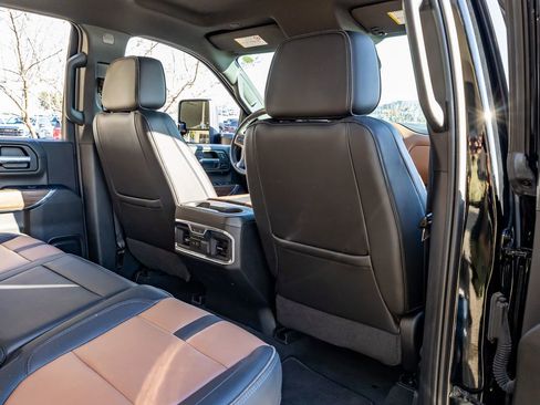 Used 2023 Chevrolet Silverado 3500 High Country w/ Z71 Off-Road Package image 28