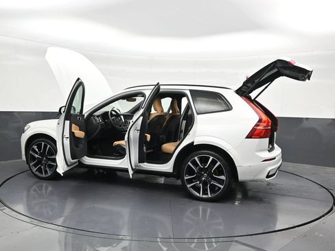 Used 2024 Volvo XC60 B5 Ultimate AWD/4WD image 34