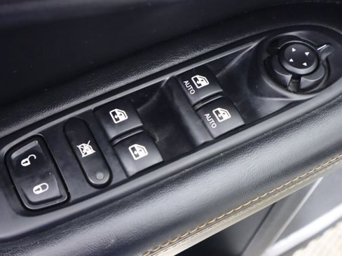 Used 2019 Jeep Compass Limited image 29