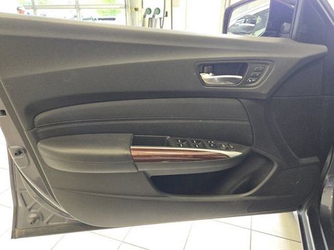 Used 2017 Acura TLX V6 w/ Technology Package FWD image 18