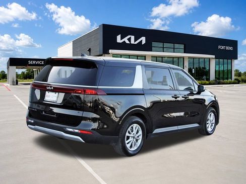 Used 2022 Kia Carnival LX FWD image 5