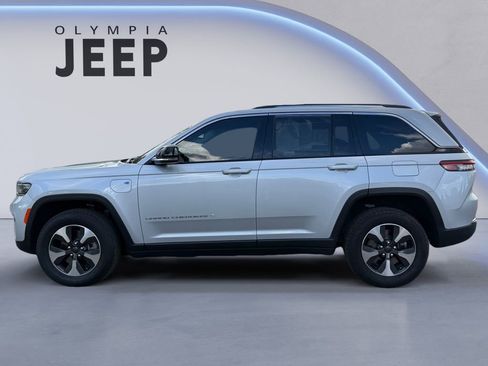 Used 2023 Jeep Grand Cherokee 4WD 4xe image 2