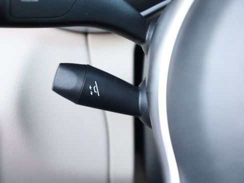 Used 2020 Mercedes-Benz C 300 C 300 Sedan image 31