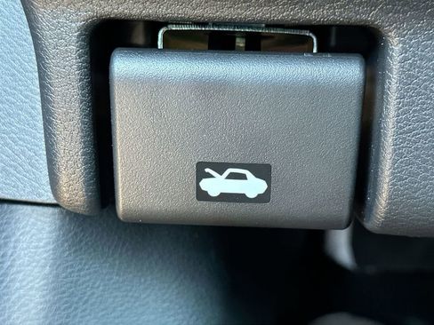 Used 2025 Nissan Kicks SR AWD/4WD image 20