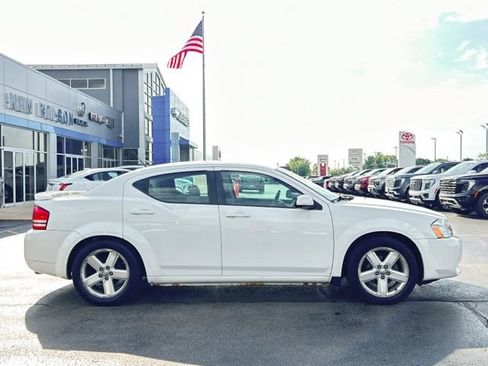 Used 2009 Dodge Avenger R/T FWD image 13