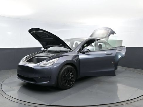 Used 2023 Tesla Model Y Long Range AWD/4WD image 26