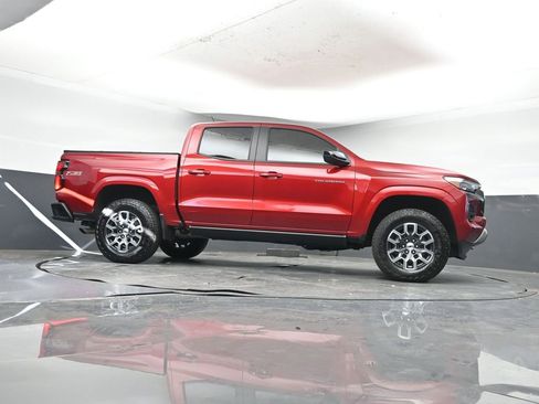 Used 2024 Chevrolet Colorado Z71 w/ Z71 Convenience Package 2 image 35