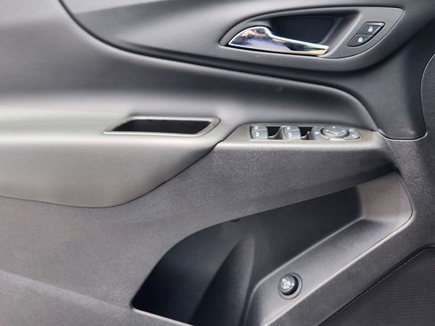 Used 2024 Chevrolet Equinox LT FWD image 19