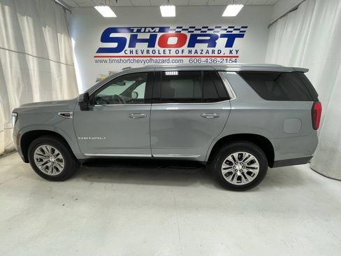 Used 2025 GMC Yukon Denali AWD/4WD image 9