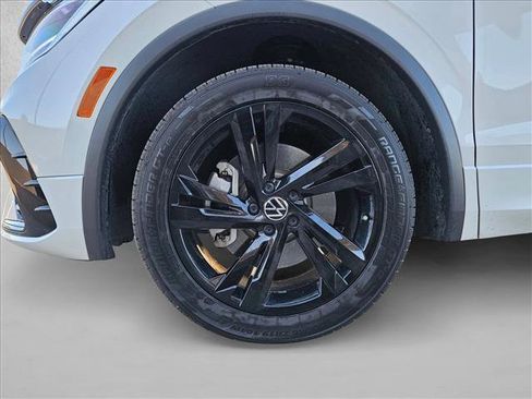 Used 2023 Volkswagen Tiguan SE R-Line FWD image 25