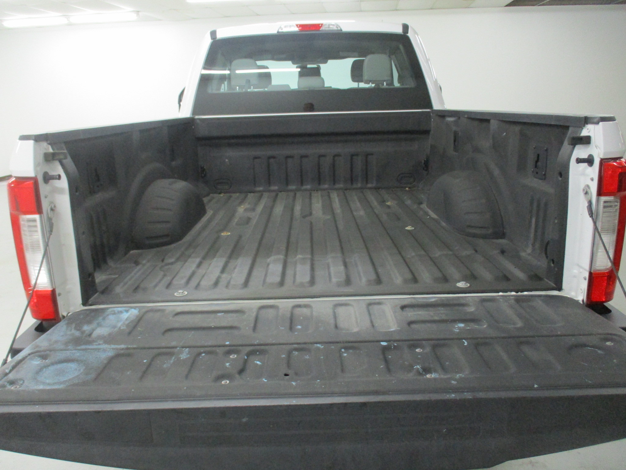 Used 2017 Ford F250 XL w/ Power Equipment Group AWD/4WD image 11
