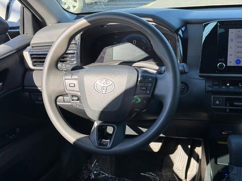 Used 2025 Toyota Camry LE image 13