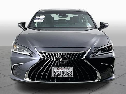 Used 2025 Lexus ES 300h w/ Premium Package image 3