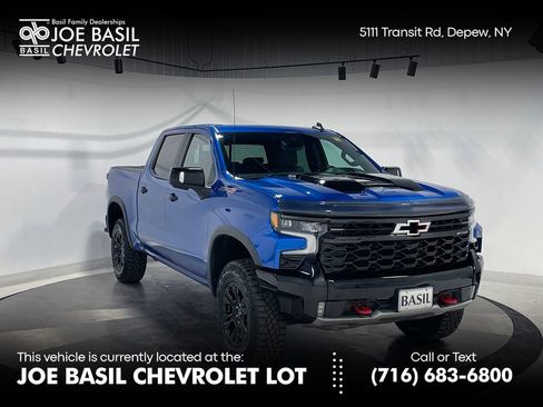 Used 2022 Chevrolet Silverado 1500 ZR2 w/ Technology Package image 1