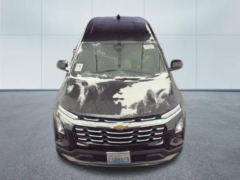 Used 2025 Chevrolet Equinox LT image 2