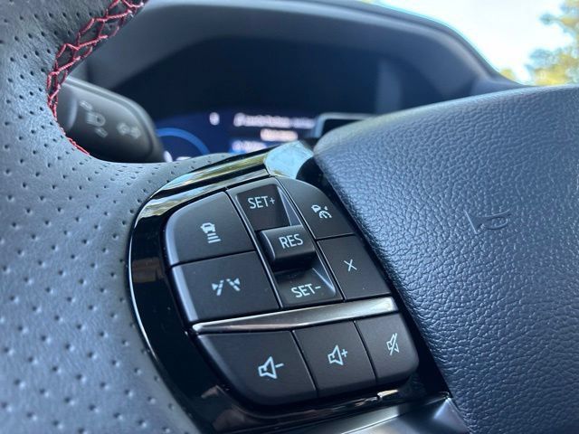 Used 2025 Ford Explorer ST-Line w/ Premium Package RWD image 27