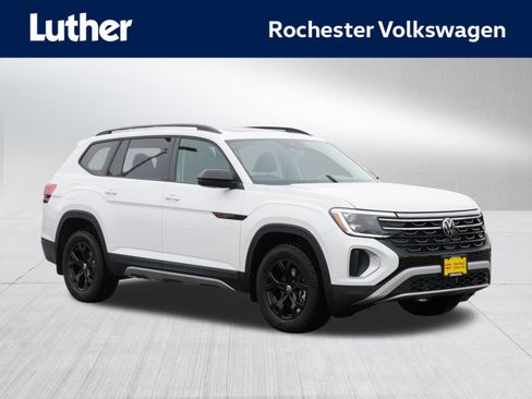 New 2026 Volkswagen Atlas Peak Edition AWD/4WD image 1