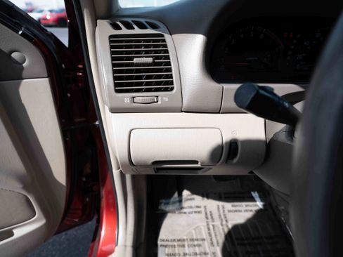 Used 2004 Toyota Camry LE image 11