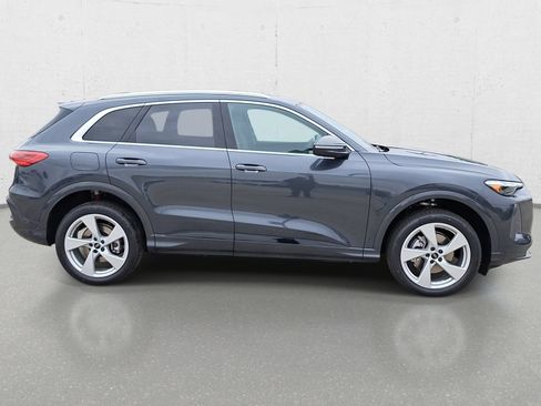 New 2026 Audi Q5 Premium AWD/4WD image 4