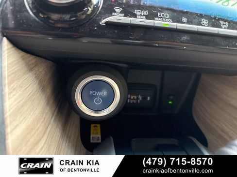 Used 2022 Toyota Venza XLE AWD/4WD image 22