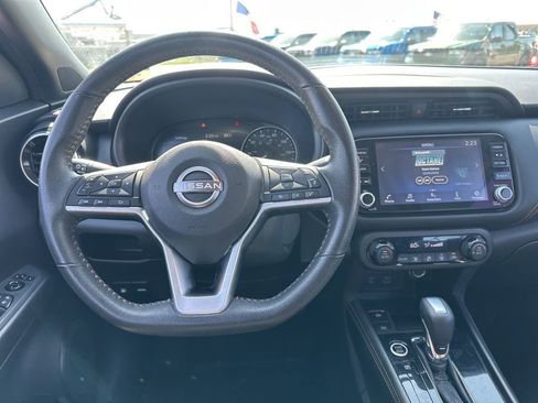 Used 2022 Nissan Kicks SR image 5