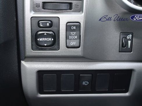 Used 2015 Toyota Sequoia SR5 w/ Premium Package image 22