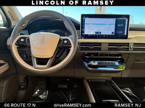 Used 2023 Lincoln Corsair AWD w/ Equipment Group 101A image 24