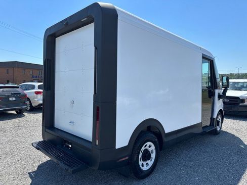 Used 2024 Chevrolet Brightdrop 400 w/ Commercial Equipment Package AWD/4WD image 8
