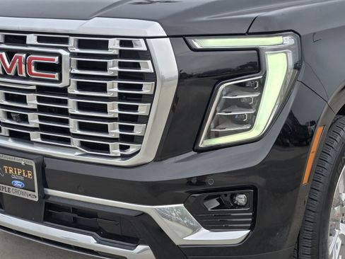 Used 2025 GMC Yukon Denali AWD/4WD image 10